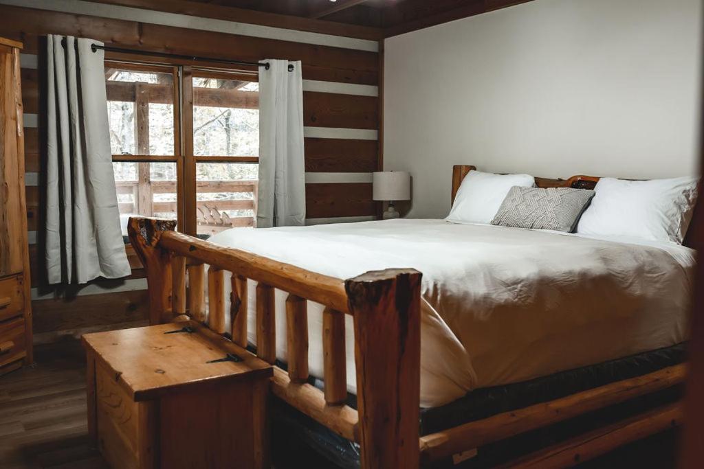 Wolf Creek Cabin At 36 North - Hot Tub Purlear Bagian luar foto